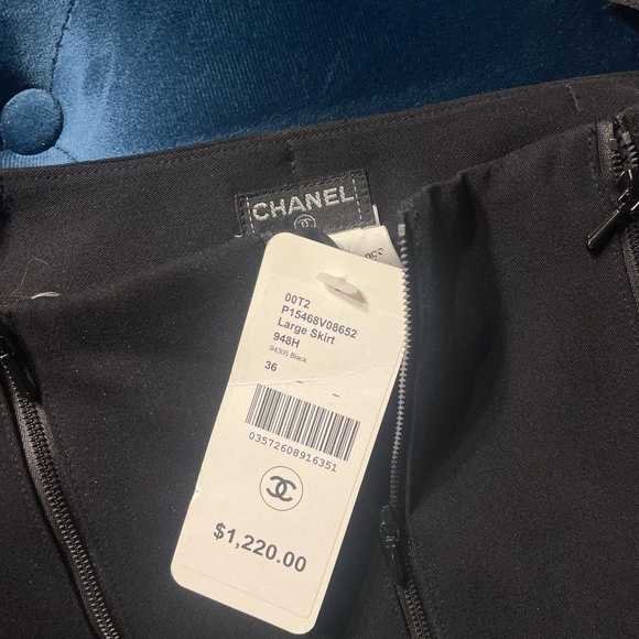 CHANEL SKIRT - Picture 3 of 3